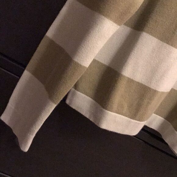 Banana Republic Green Stripe Sweater - Size Small - Picture 5 of 7